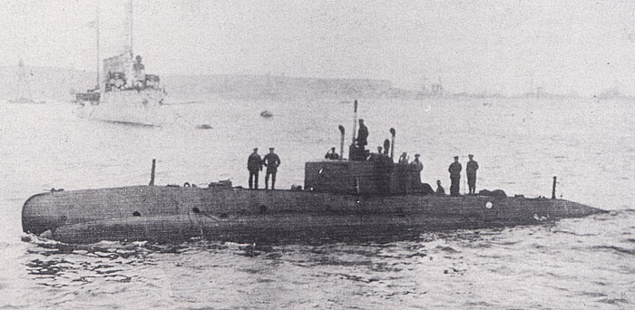 U5, U6 Technische Daten Gesamtlänge: 32,09 m Breite auf Spanten: 4,19 m ...